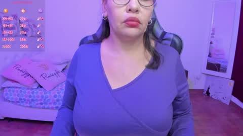 esme online show from April 2026 08:48:01 PM