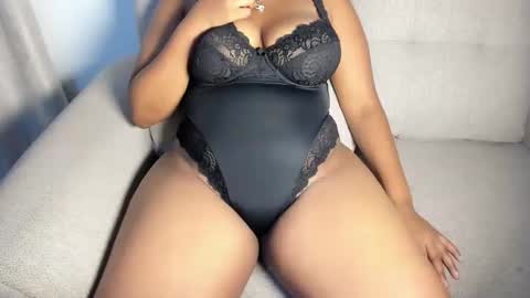 Esme online show from January 2026 12:12:02 AM