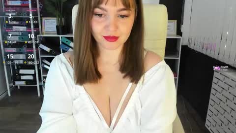 Ava online show from September 2025 01:49:01 AM