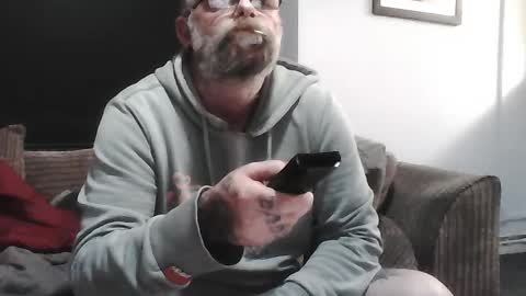 Snapshot of essex_dilf chatting on January 2025 09:25:02 PM dont ask to pm me your probably fake online show from January 2025 09:25:02 PM