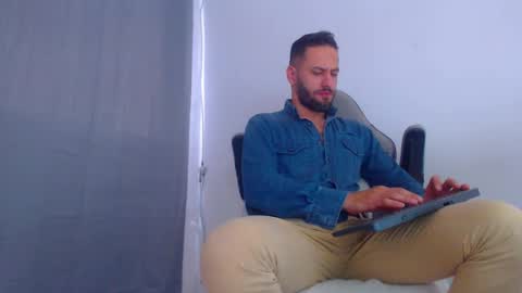 Snapshot of esteban7984068 chatting on December 2024 07:22:01 PM esteban online show from December 2024 07:22:01 PM