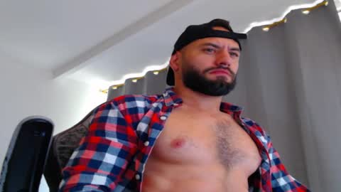 Snapshot of esteban7984068 chatting on November 2025 03:45:02 PM esteban online show from November 2025 03:45:02 PM