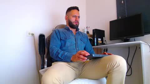 esteban online show from February 2026 02:32:02 PM