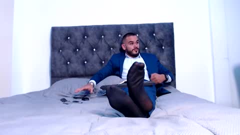 Esteban Fernandez online show from September 2025 03:00:02 PM