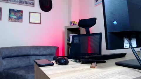 Esteban Fernandez online show from March 2026 06:41:03 AM