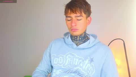 Snapshot of estebanchar_ chatting on January 2026 01:06:02 PM Esteban independent model online show from January 2026 01:06:02 PM