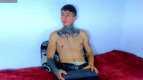 Snapshot of estebanchar_ chatting on May 2026 02:00:02 PM Esteban independent model online show from May 2026 02:00:02 PM
