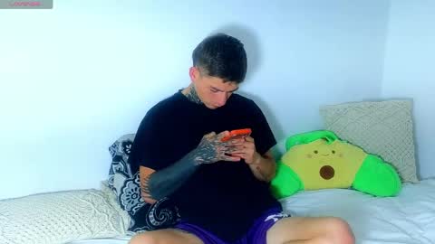 Snapshot of estebanchar_ chatting on May 2026 05:10:02 PM Esteban independent model online show from May 2026 05:10:02 PM