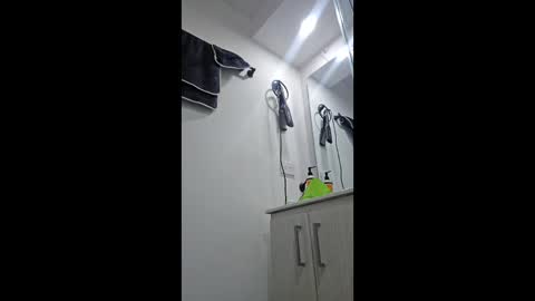 Snapshot of estefanii_r chatting on January 2026 01:27:02 PM Estefanii R online show from January 2026 01:27:02 PM