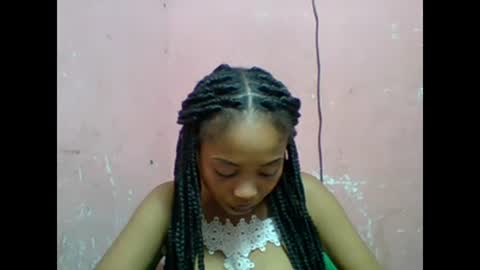 estelah20 online show from November 2025 11:14:01 AM