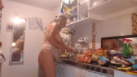 estelamaris online show from November 2025 12:32:01 AM