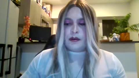 Estephanie Aguilar online show from September 2025 06:15:01 AM