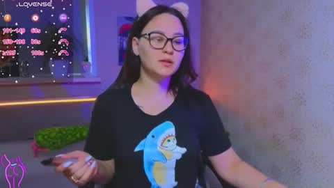 EsterPlayful online show from September 2025 12:28:02 PM