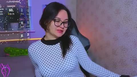 EsterPlayful online show from October 2025 09:24:02 AM