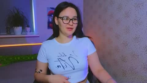 EsterPlayful online show from November 2025 10:27:01 AM