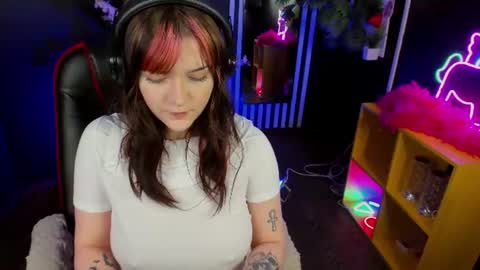 Ester  online show from July 2026 11:06:02 AM