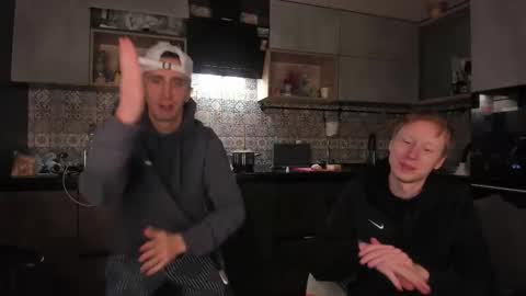 Snapshot of esthetics_boys chatting on January 2026 03:42:02 AM LOUIS online show from January 2026 03:42:02 AM