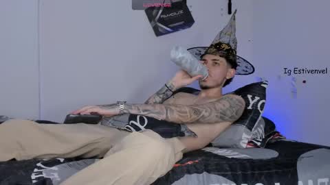 Snapshot of estivenvel chatting on October 2025 09:49:01 PM estivenvel online show from October 2025 09:49:01 PM