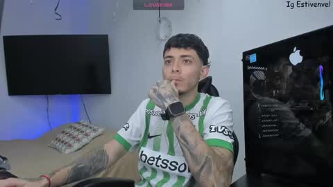 Snapshot of estivenvel chatting on February 2026 03:09:02 PM estivenvel online show from February 2026 03:09:02 PM