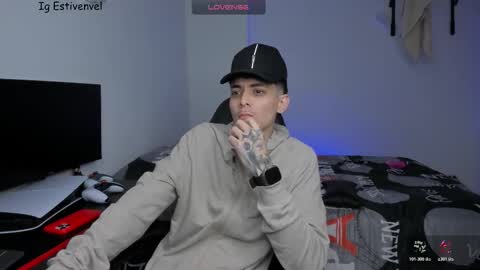 Snapshot of estivenvel chatting on March 2026 05:12:02 PM estivenvel online show from March 2026 05:12:02 PM