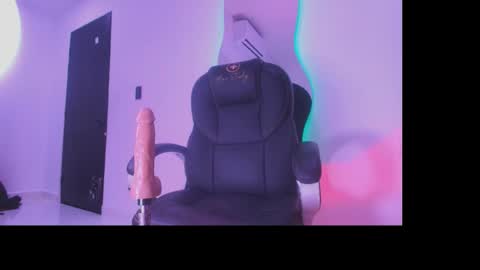 Estrella online show from November 2025 01:15:02 PM