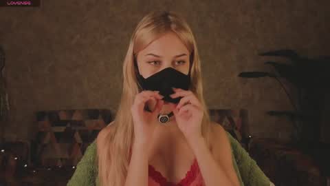 Sophia online show from April 2026 09:13:01 PM