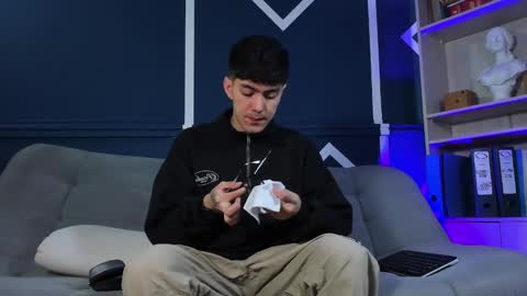 Etham online show from September 2025 12:05:02 PM