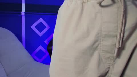 Etham online show from October 2025 06:27:01 PM