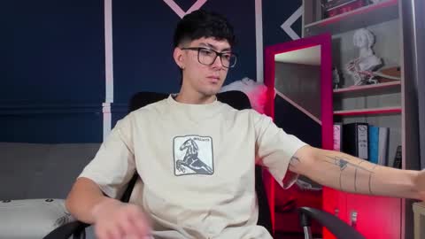 Etham online show from November 2025 01:33:02 PM