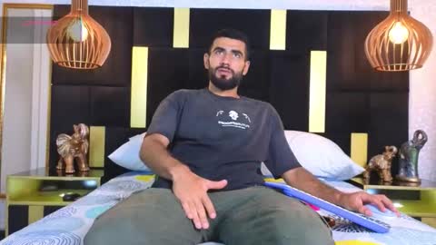 Ethan online show from November 2025 07:24:02 PM