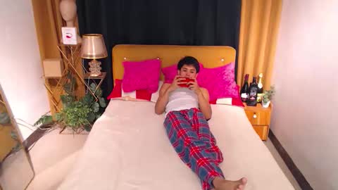 Snapshot of ethan_lauren chatting on May 2026 11:50:02 AM ethan_lauren online show from May 2026 11:50:02 AM