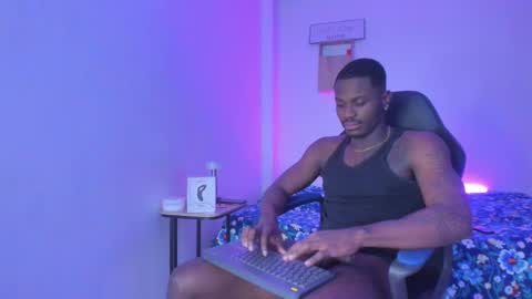 ethan travis online show from October 2025 08:50:02 PM