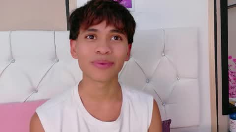 Snapshot of ethan_westt chatting on April 2026 09:37:02 PM Ethan online show from April 2026 09:37:02 PM