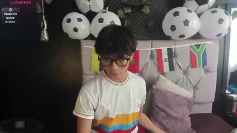 Snapshot of ethan_westt chatting on June 2026 07:01:01 PM Ethan online show from June 2026 07:01:01 PM
