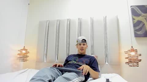 Snapshot of ethan_wolfe chatting on March 2026 05:19:01 AM Mauricio Marin Antia online show from March 2026 05:19:01 AM