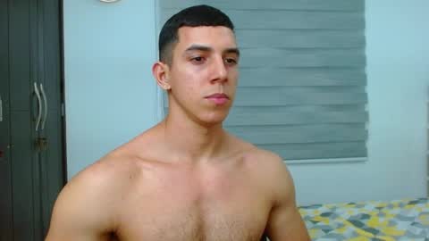 ethan_wright_ online show from November 2025 02:33:02 AM