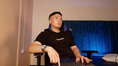 ethanconnor_ online show from October 2025 12:13:02 PM