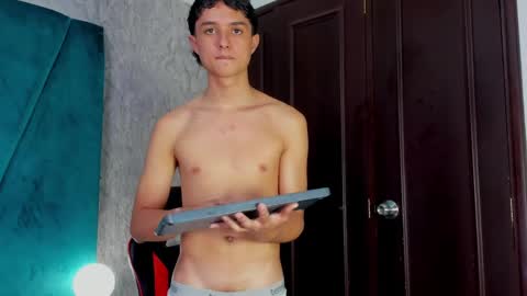 Snapshot of ethanlowell chatting on January 2025 11:45:02 PM ethanlowell online show from January 2025 11:45:02 PM