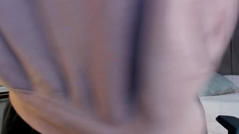 Snapshot of ethanlowell chatting on September 2025 04:46:02 AM ethanlowell online show from September 2025 04:46:02 AM
