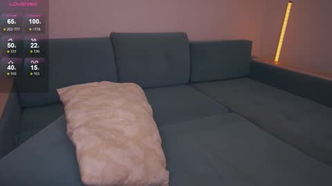 Snapshot of ettennayt chatting on September 2025 03:23:02 PM Hello I am AliseNext stream - 1700 GTM1 online show from September 2025 03:23:02 PM