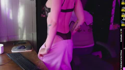 eughelynn online show from January 2025 02:35:01 PM