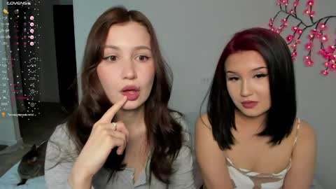 Snapshot of eumomino chatting on April 2026 08:11:02 PM Veronica Tiia Lilith left to right online show from April 2026 08:11:02 PM