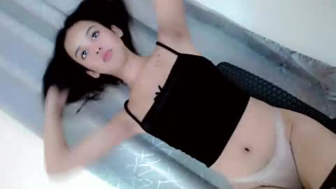 eunah_foxx online show from November 2025 12:33:01 AM