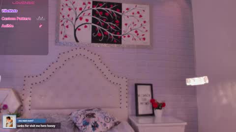 Snapshot of eureekaa chatting on October 2025 05:07:02 AM Eurekaa online show from October 2025 05:07:02 AM