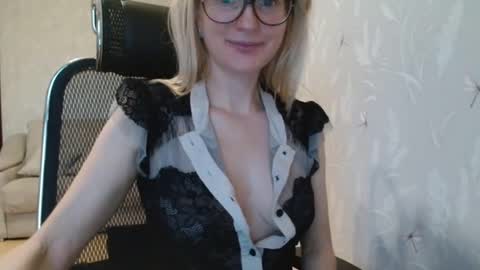 eva2323 online show from October 2025 02:50:01 PM