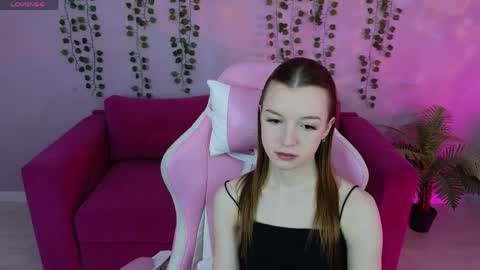 Snapshot of eva__thompson chatting on May 2026 01:14:02 AM Eva online show from May 2026 01:14:02 AM