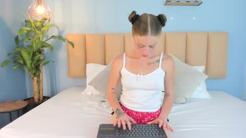 eva_adams22 online show from January 2025 07:45:02 PM