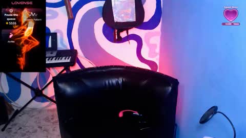 Snapshot of eva_brooks1 chatting on September 2025 06:59:02 AM Iris Smile independent model online show from September 2025 06:59:02 AM