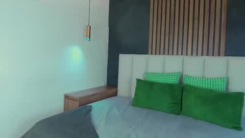 EVA DAEMON  online show from January 2026 11:47:01 AM