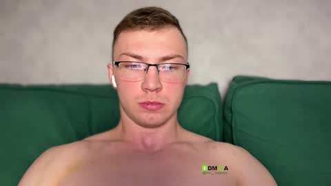 Eva and Iron online show from March 2026 10:43:02 PM